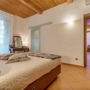  Apartment Borghese Roomy Flat
